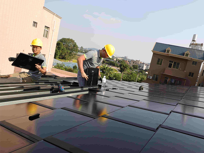 UPBEST ZONNE BIPV TEGELDAKINSTALLATIE IN XIAMEN